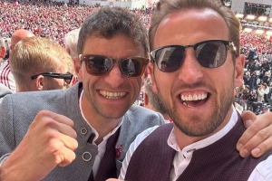 华体会登录-凯恩：以慕尼黑独有方式狂欢！与球迷以特别方式共庆冠军荣耀