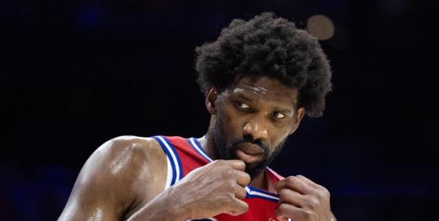 恩比德关键时刻再现离谱操作 76人退步无下限