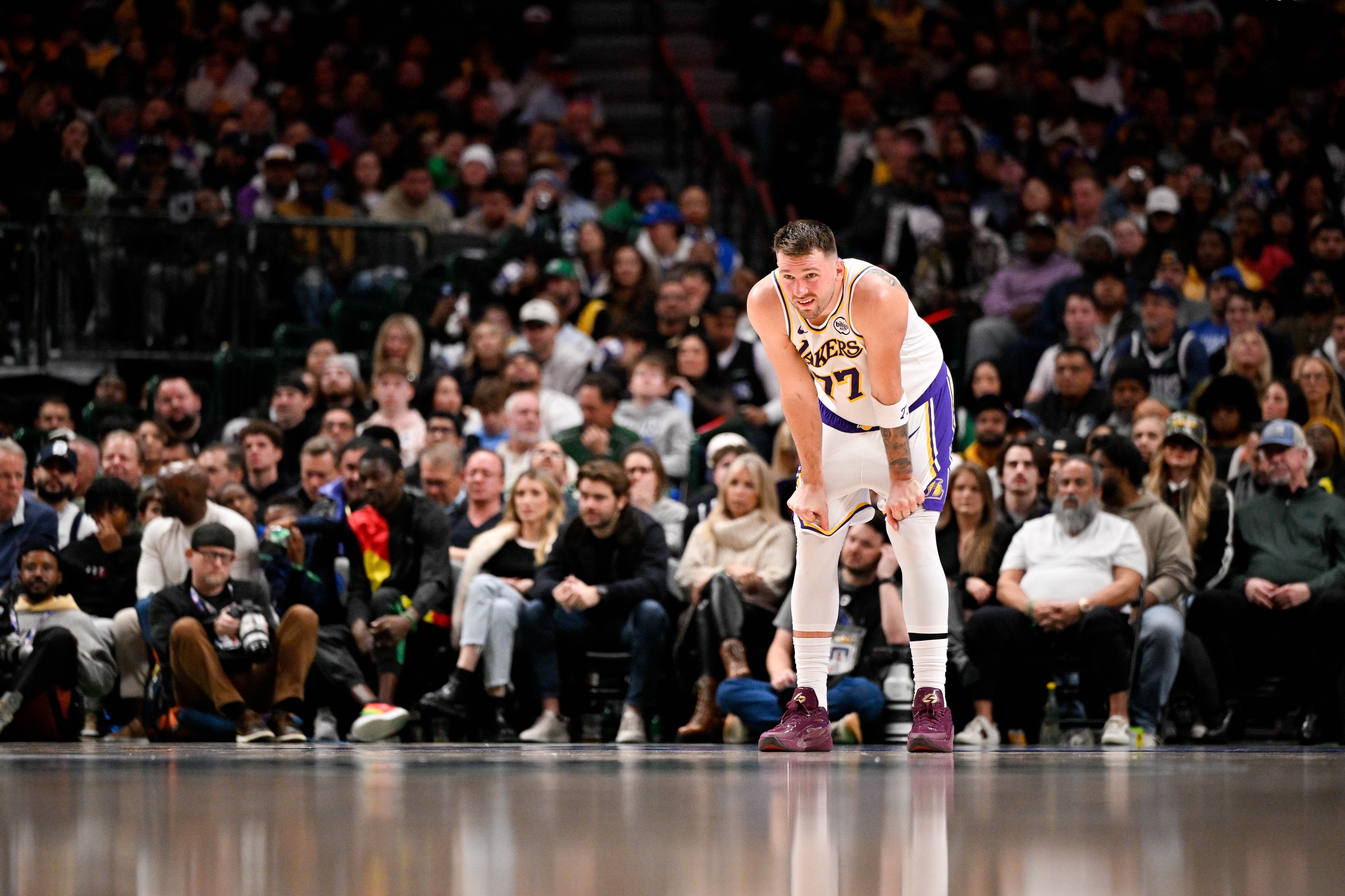 华体会中国-东契奇46分11助！名记：过去快一年了 想想这笔交易还是太离谱