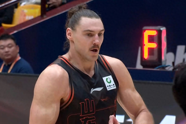 华体会入口-山东男篮苦战险胜福建，斯蒂尔再取全队最高分，高诗岩被驱逐|山东队|珀塞尔|郭凯|福建队|乔-约翰逊_新浪体育_新浪新闻